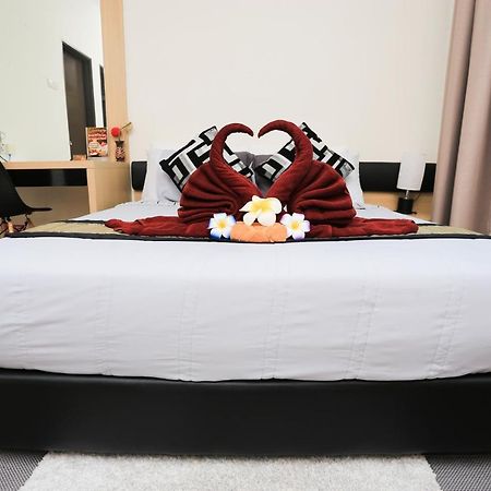 Mlh Deluxe Studio Suites @ Landmark Residence Cheras Zewnętrze zdjęcie