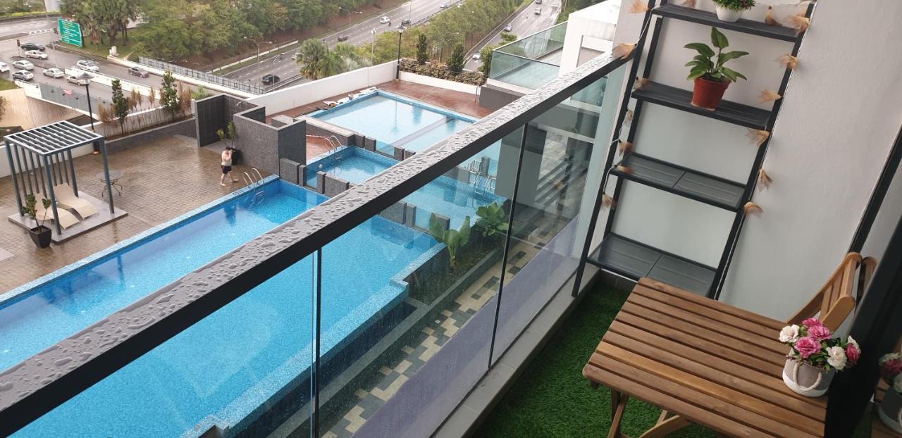 Mlh Deluxe Studio Suites @ Landmark Residence Cheras Zewnętrze zdjęcie